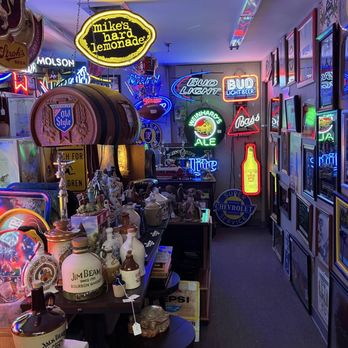 Woodstock Antiques & Consignment - Antiques Near Me - Acworth, Georgia Woodstock Antiques & Consignment - Antiques Near Me - Acworth, Georgia
