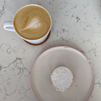 Pomarosa Coffee Shop & Kitchen - Cappuccino & Alfajore - Venezuelan Near Me - Toronto, Ontario