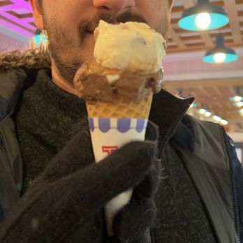 Tweets Ice Cream Cafe - Before the shake show - Desserts Near Me - Wading River, New York