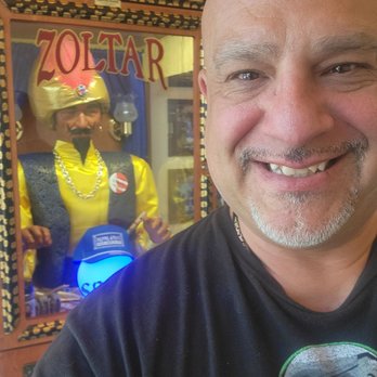 Pappa Gyros - They even have a Zoltar Machine..... - Greek Near Me - Katy, Texas Pappa Gyros - They even have a Zoltar Machine..... - Greek Near Me - Katy, Texas