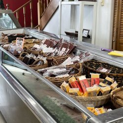 Debbie D's Jerky & Sausage Factory - Smoked sausage case