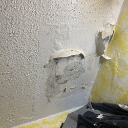 Linden Plaza Apartment - Bathroom leak