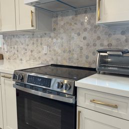 Range and backsplash