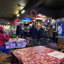 Waterfront Tavern Seafood and Bar Bellingham - Interior of bar