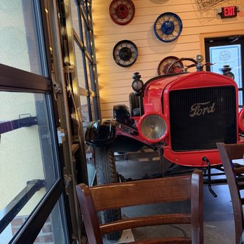 Ford's Garage Novi - Decor - Burgers Near Me - Novi, Michigan