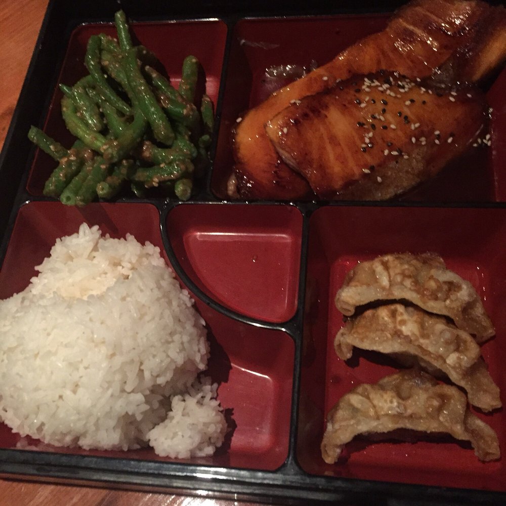Fo Bistro - Sushi Bars Near Me - Montclair, Virginia