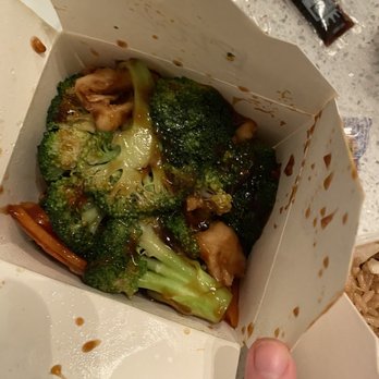 Little Chopstix - Chicken and broccoli - Chinese Near Me - Woodbury, Minnesota