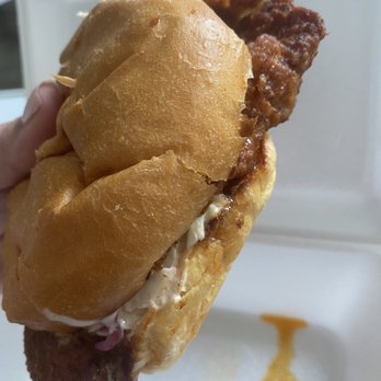 Howdy Hot Chicken - The sweet coleslaw that balances the heat! - Chicken Shop Near Me - Sugar Land, Texas