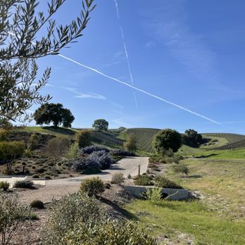 Niner Wine Estates - winery - Wine Tasting Room Near Me - Paso Robles, California Niner Wine Estates - winery - Wine Tasting Room Near Me - Paso Robles, California