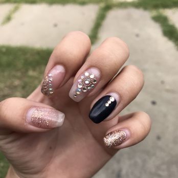 3D Nails - Four weeks later - Nail Salons Near Me - Cypress, California