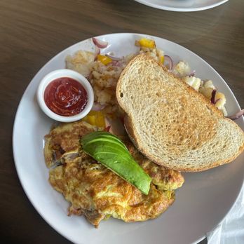 Fullerton Brew Co - Veggie omelette - Brewpubs Near Me - Fullerton, California
