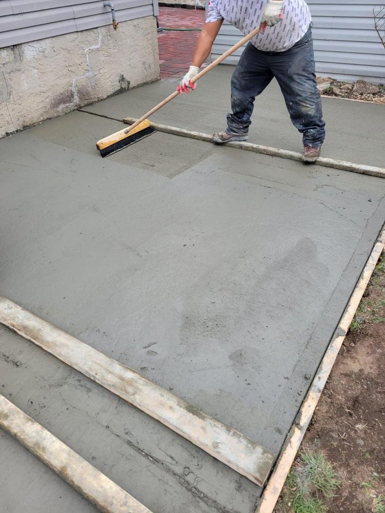 Slide of Supreme Construccion