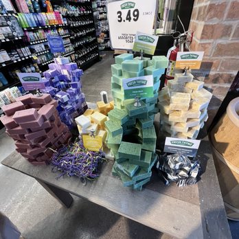Fresh Thyme Market - Grocery Near Me - Saint Louis, Missouri