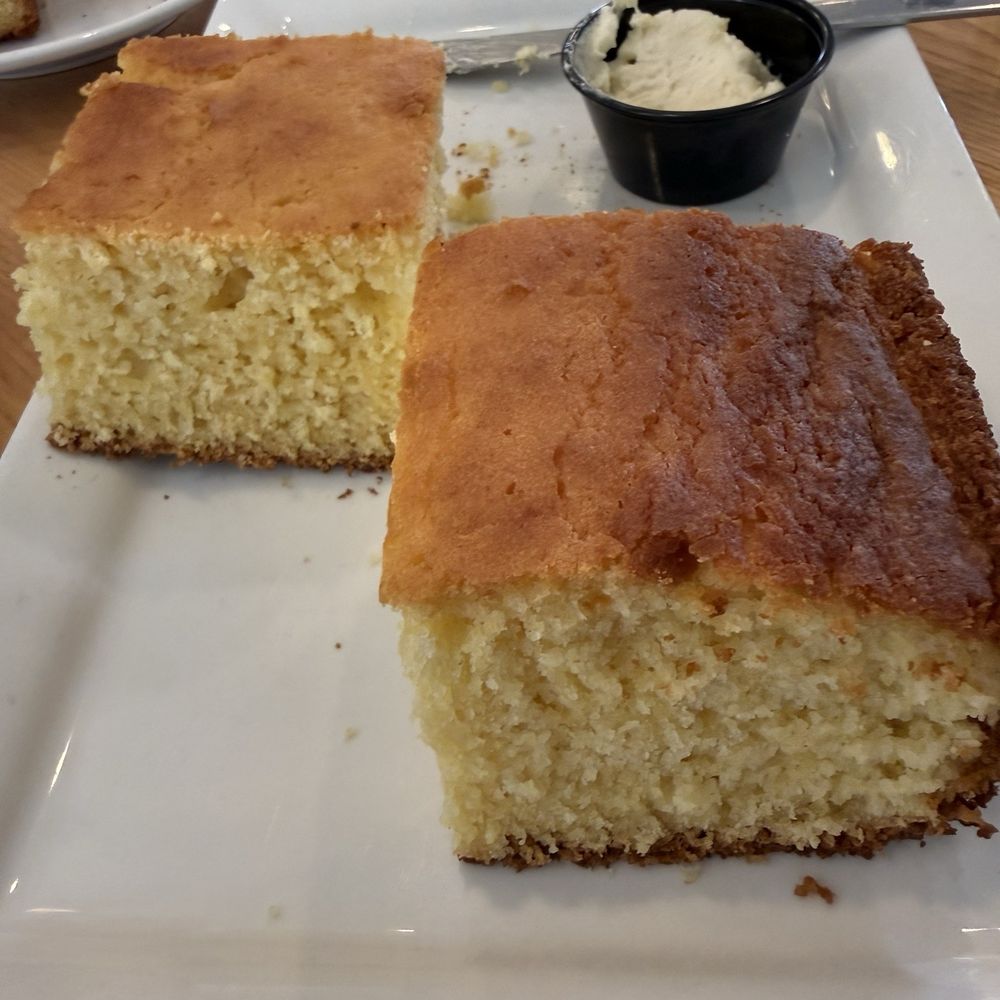 Juniper on Main - Corn Bread Basket Amazing - Southern Near Me - Carmel, Indiana Juniper on Main - Corn Bread Basket Amazing - Southern Near Me - Carmel, Indiana