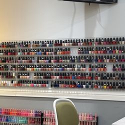 Fashion Nails and Spa - Polishes