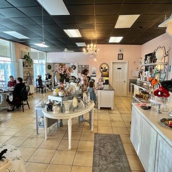 The Hidden Tea Room - Gift shop area with a nice selection of hats, tea sets, art and fun keepsakes - Tea Rooms Near Me - Lodi, California The Hidden Tea Room - Gift shop area with a nice selection of hats, tea sets, art and fun keepsakes - Tea Rooms Near Me - Lodi, California
