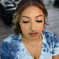 Sylvia Ruiz Bridal & Quinceañera Stylist - Maquillaje social, social Makeup $95