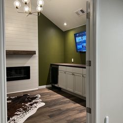 V&M Modern Builders - Opened up dead space to make a lounge area