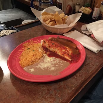 El Campesino - #25 combo platter: one enchilada, one burrito, rice and refried bean - Mexican Near Me - McMurray, Pennsylvania El Campesino - #25 combo platter: one enchilada, one burrito, rice and refried bean - Mexican Near Me - McMurray, Pennsylvania