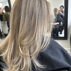 Del Ara Salon