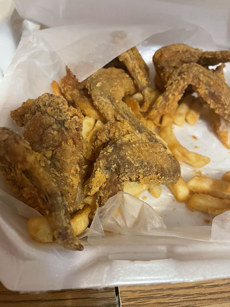 SHARKS FISH & CHICKEN Updated October 2024 21 Photos & 32 Reviews