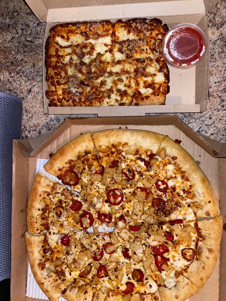 PIZZA HUT Updated August 2024 15 Reviews 717 Battlefield Blvd
