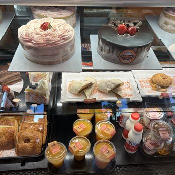 La Monarca Bakery & Cafe - Coffee & Tea Near Me - Los Angeles, California