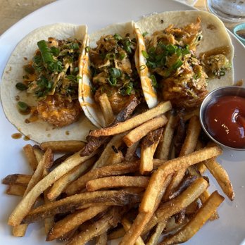 Curious Kitchen and Bar - Shrimp tacos - Cocktail Bars Near Me - Senoia, Georgia