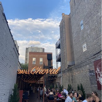Small Cheval- Old Town - Great outdoor ambience! - Burgers Near Me - Chicago, Illinois Small Cheval- Old Town - Great outdoor ambience! - Burgers Near Me - Chicago, Illinois