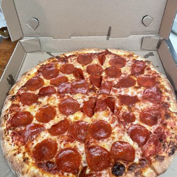 Pizza Man - Large Pepperoni Pizza! Tasted great! - Pizza Near Me - Hawaiian Gardens, California