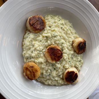 Rams Head Southernmost - Diver scallops with risotto - American Near Me - Key West, Florida Rams Head Southernmost - Diver scallops with risotto - American Near Me - Key West, Florida