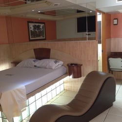 Motel El Eden - Cabaña de $38.00 dólares por seis horas con silla Kamasutra.