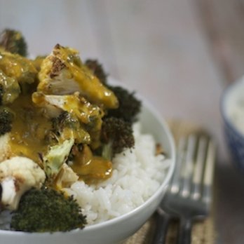 Meez Meals - Yellow Curry with Mint Yogurt - Food Delivery Services Near Me Meez Meals - Yellow Curry with Mint Yogurt - Food Delivery Services Near Me