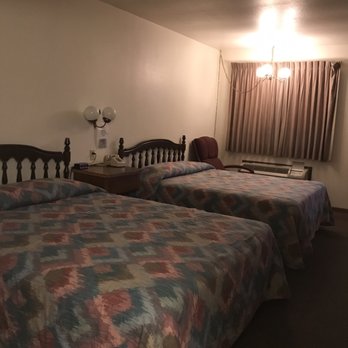 Sandhiller Restaurant & Motel - Two queen bed rooms and 1 king size bed rooms available! Both for the same price- $60.00 dollars a night and PET FRIENDLY! - Hotels Near Me - Wray, Colorado Sandhiller Restaurant & Motel - Two queen bed rooms and 1 king size bed rooms available! Both for the same price- $60.00 dollars a night and PET FRIENDLY! - Hotels Near Me - Wray, Colorado