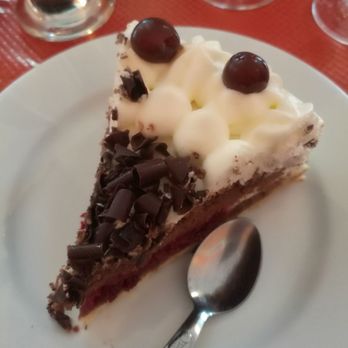 Le Relais de Tournebride - Forêt noire - French Near Me - Rennes, 35 Le Relais de Tournebride - Forêt noire - French Near Me - Rennes, 35