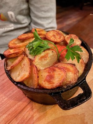 Raglan Road Irish Pub by null