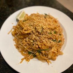 Sushi Iwa Clayton - Pad Thai (chicken)