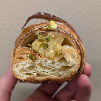 Sgrizzi By Chef Marc - @endoedibles on Instagram 08/29/24
Pistachio Cornetto - Italian Near Me - Las Vegas, Nevada Sgrizzi By Chef Marc - @endoedibles on Instagram 08/29/24
Pistachio Cornetto - Italian Near Me - Las Vegas, Nevada