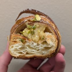 Sgrizzi By Chef Marc - @endoedibles on Instagram 08/29/24
Pistachio Cornetto