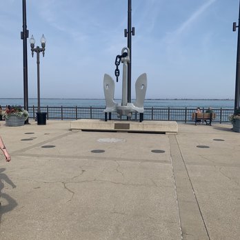 Navy Pier - The anchor at the end of the pier - Landmarks & Historical Buildings Near Me - Chicago, Illinois