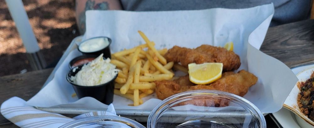 Social spots from Stray Dog