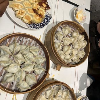 Qing Hua Dumpling - Chinese Near Me - Montreal, Quebec