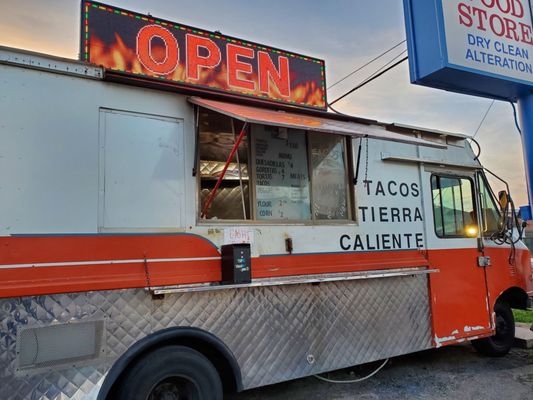 Tacos Tierra Caliente (Food Truck) by null