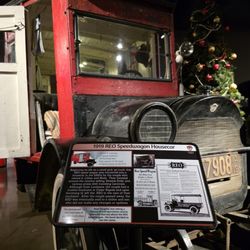 Vehicle Vault - An actual REO Speedwagon! And I bet you thought that was just a band from the 70's.