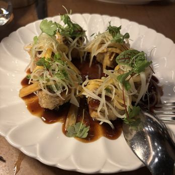 Lee - Asian Fusion Near Me - Toronto, Ontario