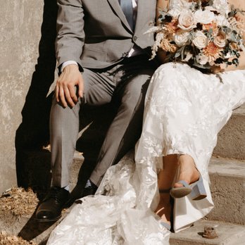 Amour Florist  - Bride bouquet - Wedding Planning Near Me - Elk Grove, California