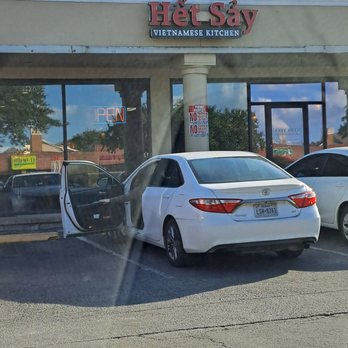 Het Say Vietnamese Kitchen - Vietnamese Near Me - Austin, Texas
