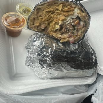 Mayitas Sinaloense Cuisine - Chilaquiles verdes with bistec!!!! - Food Trucks Near Me - Homeland, California