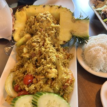 Saab Sis Thai - Sp 2. Saab Sis Pineapple Fried Rice and mixed vegetable with chicken - Thai Near Me - Royal Oak, Michigan Saab Sis Thai - Sp 2. Saab Sis Pineapple Fried Rice and mixed vegetable with chicken - Thai Near Me - Royal Oak, Michigan