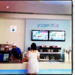 Yogen Früz - Inside view of Yogen Fruz